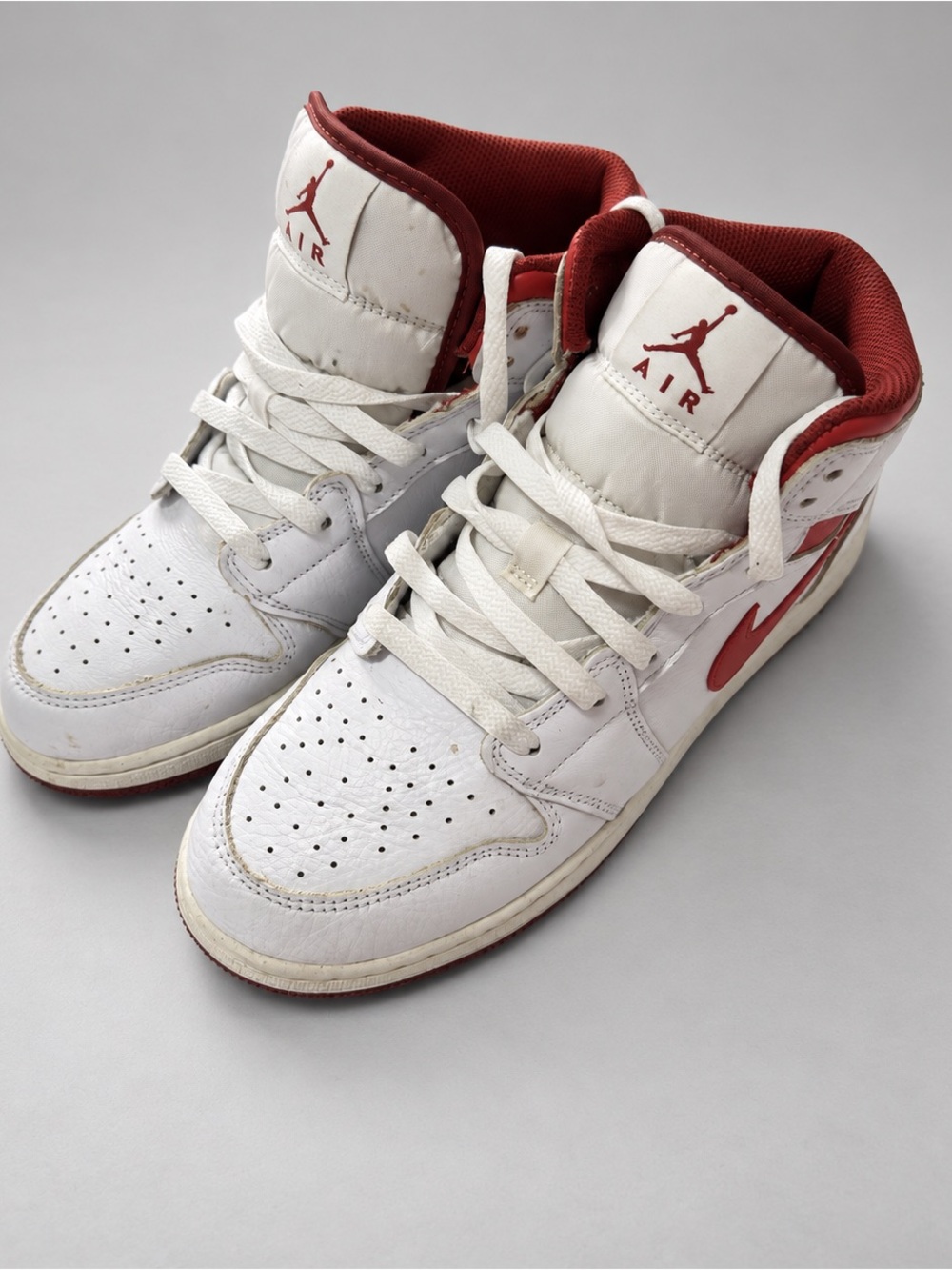 Nike Air Jordan 1 Mid White Red High-Top Sneakers Size 7